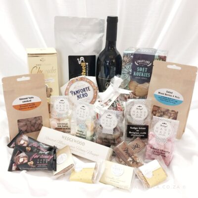 Gift Hamper Holiday Treats www.yabulela.co.za Gift Hamper Holiday Treats Halal